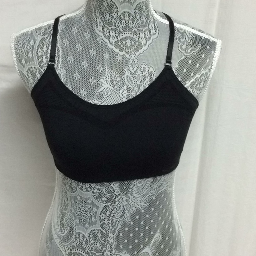 Black sports bra